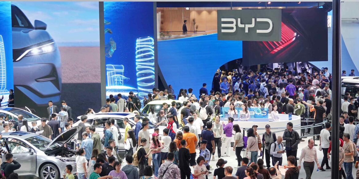 Pameran Otomotif China dan Pemilu Bersejarah di India