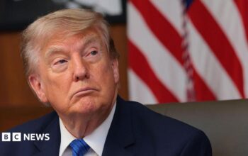 Donald Trump menghadapi tantangan hukum dan politik dari sekutunya